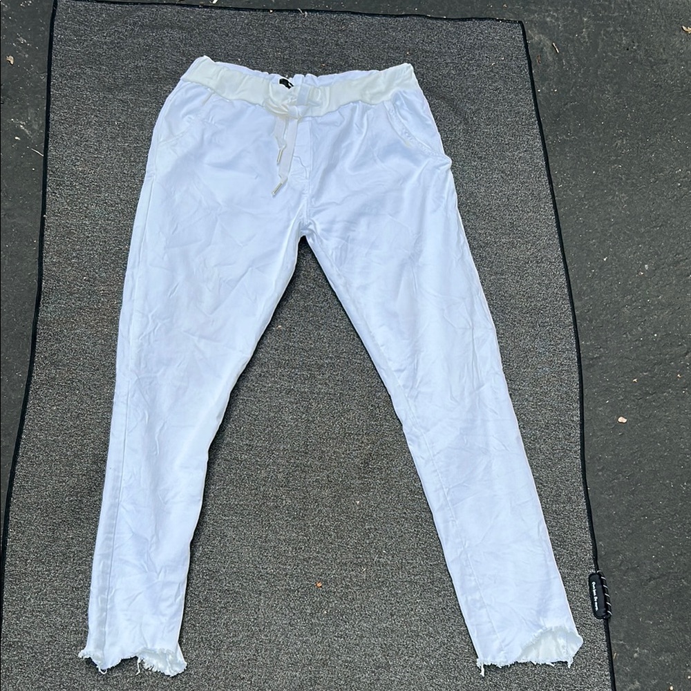 Venti NWOT White Stretch Drawstring Legging Pant. Raw Bottom. Size S Super Soft.